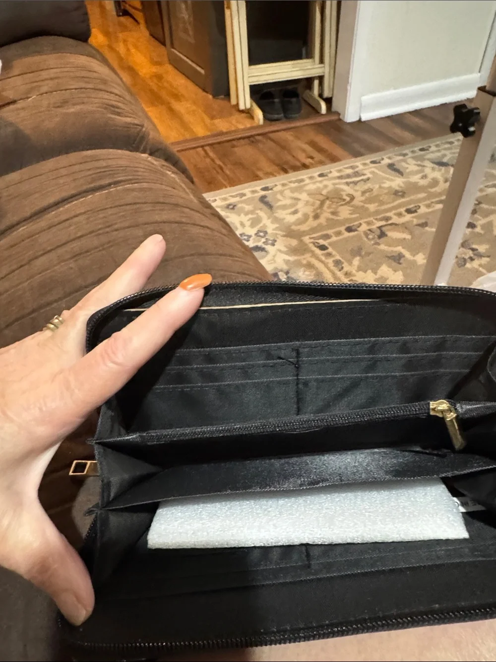 Très Chic Mailanda Wristlet Elephant Wallet